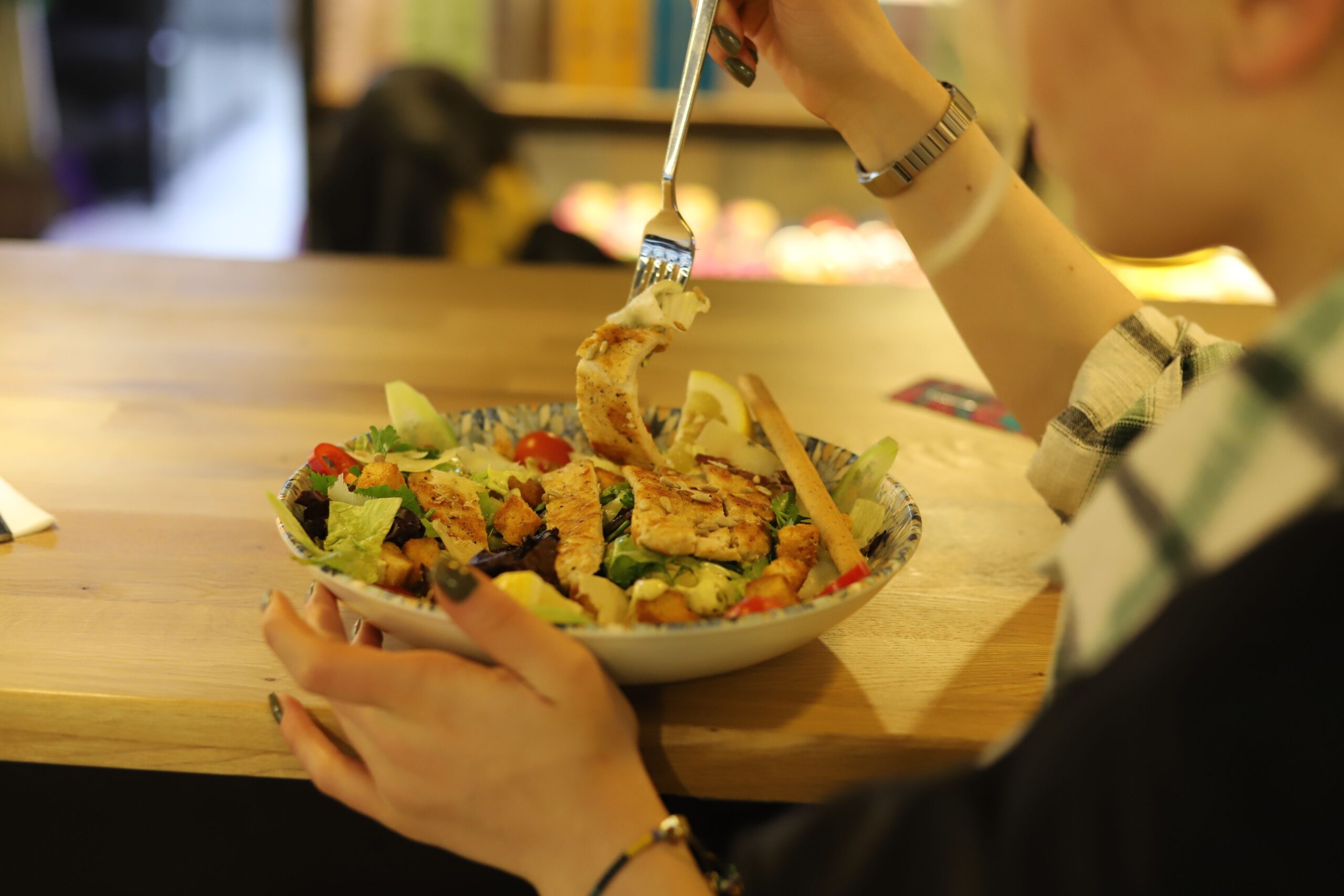 Eating Slowly: Why It Changes So Much, and How to Actually Do It